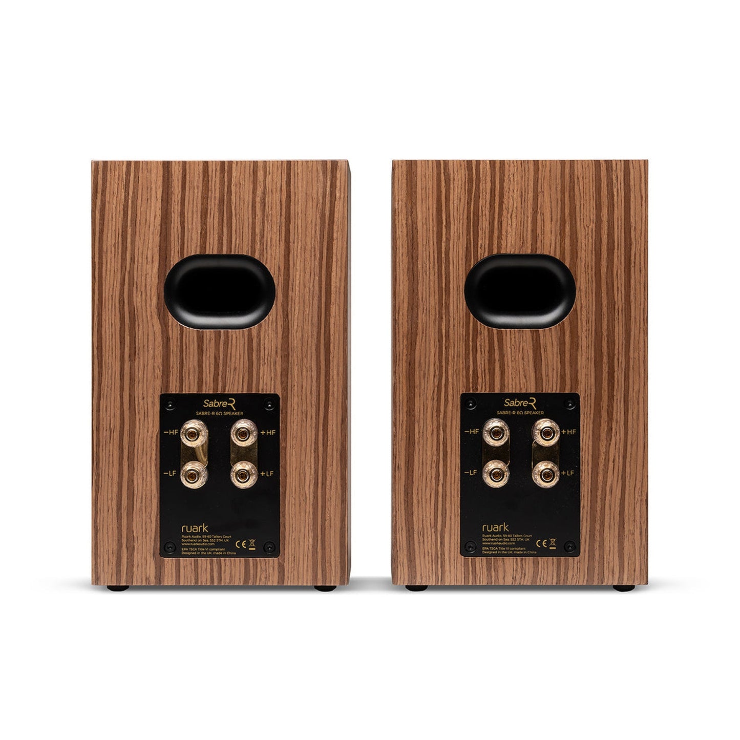 Ruark R610 + Sabre R Streaming-Komplettanlage Nussbaum Rückansicht der Sabre R mit Terminals