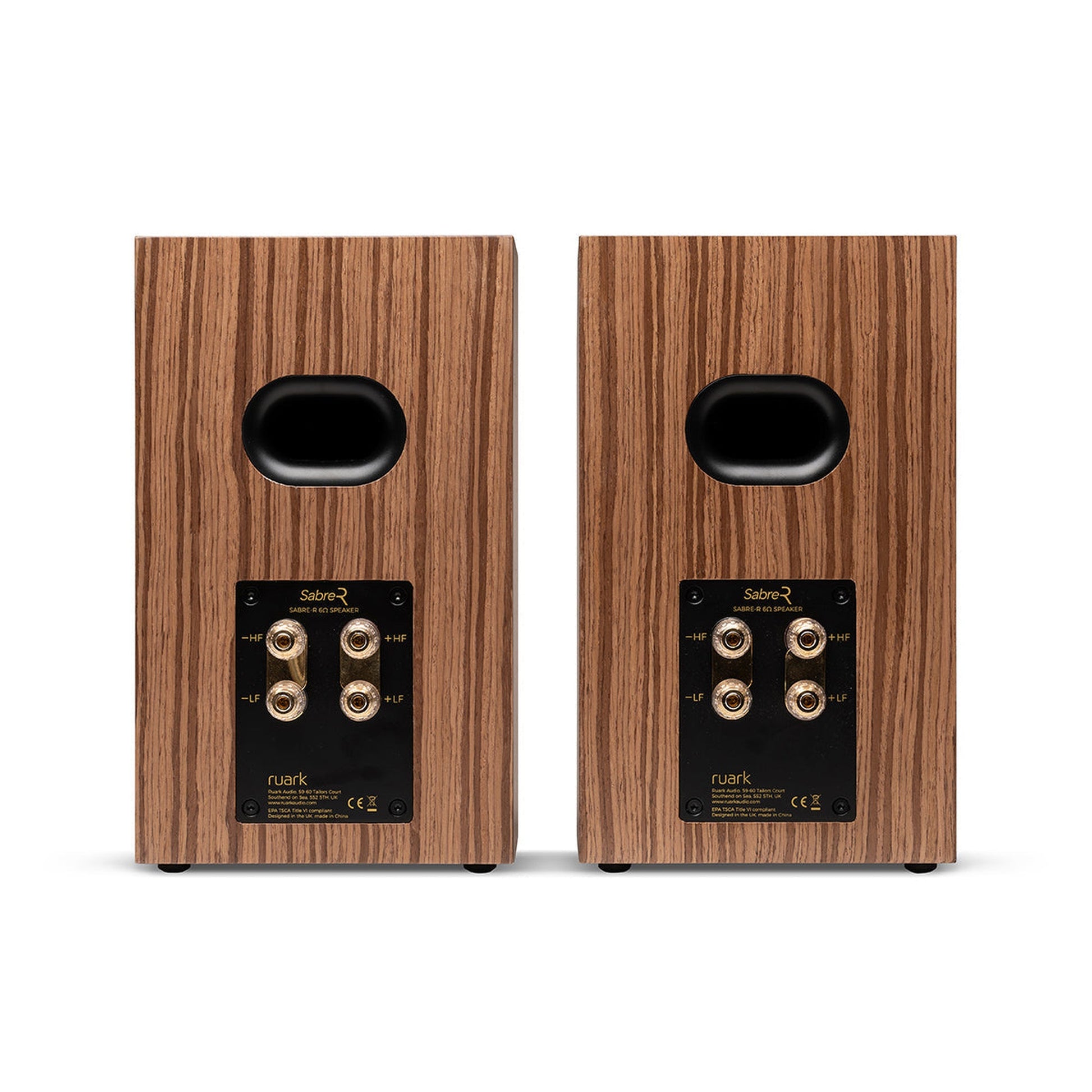 Ruark R610 + Sabre R Streaming-Komplettanlage Nussbaum Rückansicht der Sabre R mit Terminals