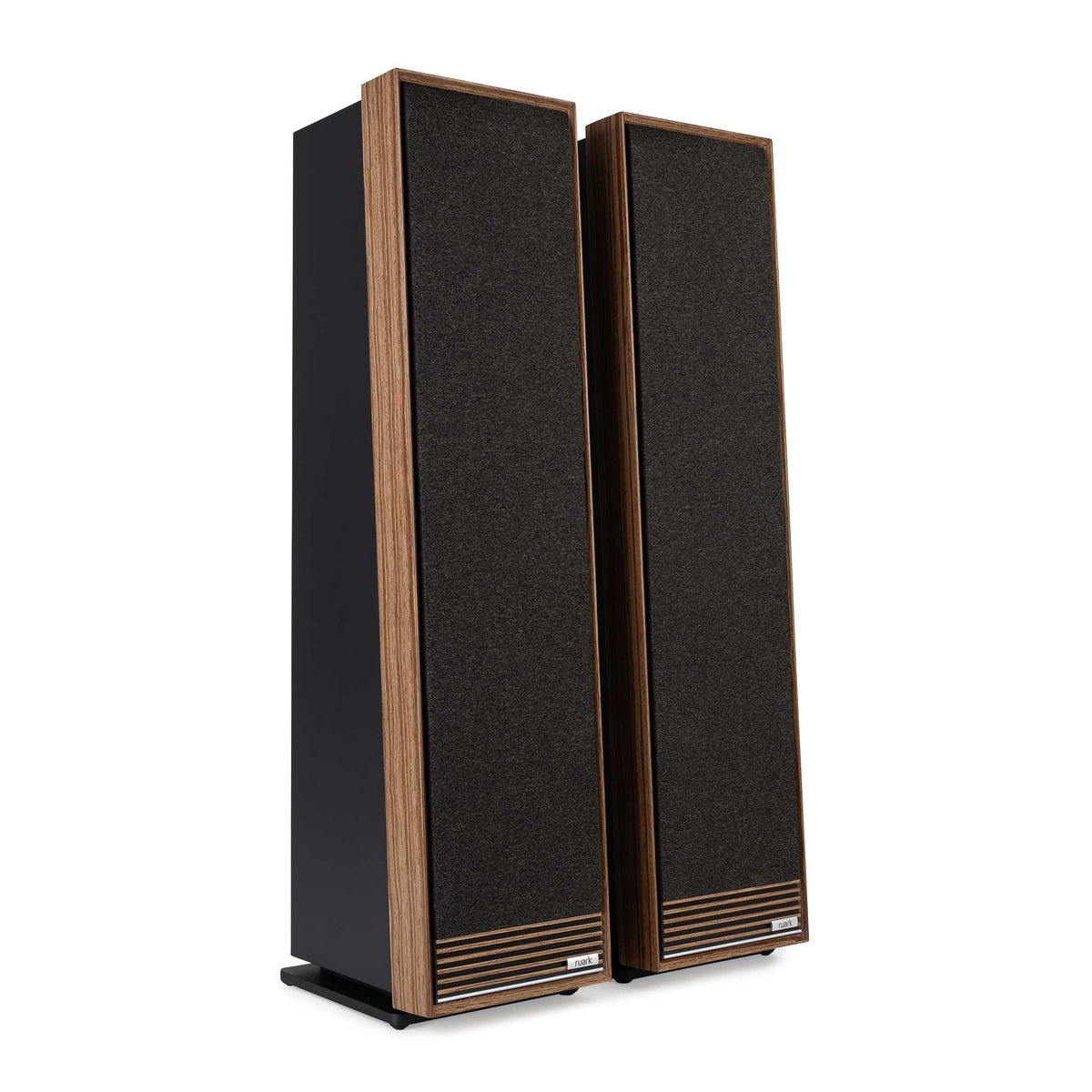 Ruark Audio Talisman-R Standlautsprecher Nussbaum Schrägansicht Stereopaar