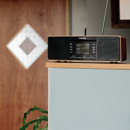 Sangean DDR-66BT Internetradio mit CD, Walnut, Lifestyle auf Sideboard