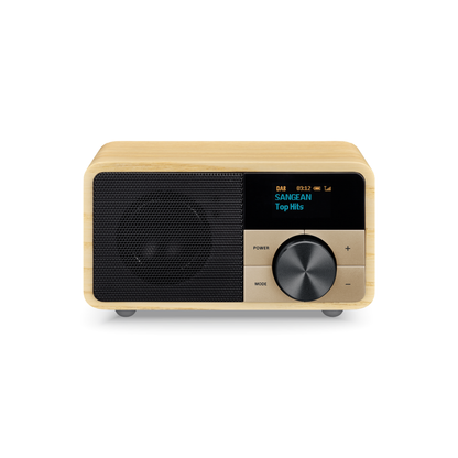 Sangean DDR-7 DAB+ Holzradio Frontansicht mit OLED-Display und Drehregler in Natural Wood