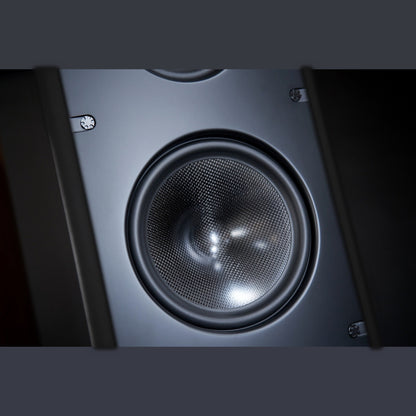 Scansonic HD MB8 B Standlautsprecher Detailansicht Tieftöner mit Carbon-Membran