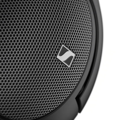 Sennheiser HD 550 Over-Ear-Kopfhörer Detailansicht Ohrmuschel mit Wabengitter