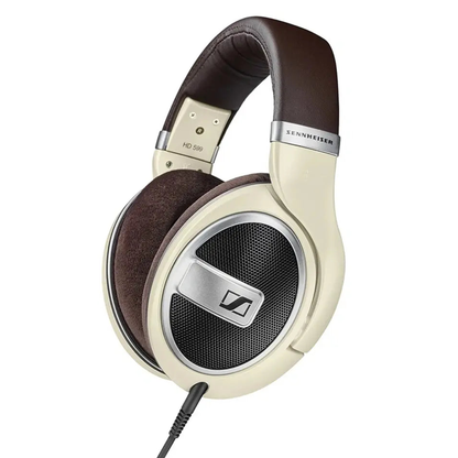 Sennheiser HD 599 Over-Ear-Kopfhörer Schrägansicht im Halbprofil