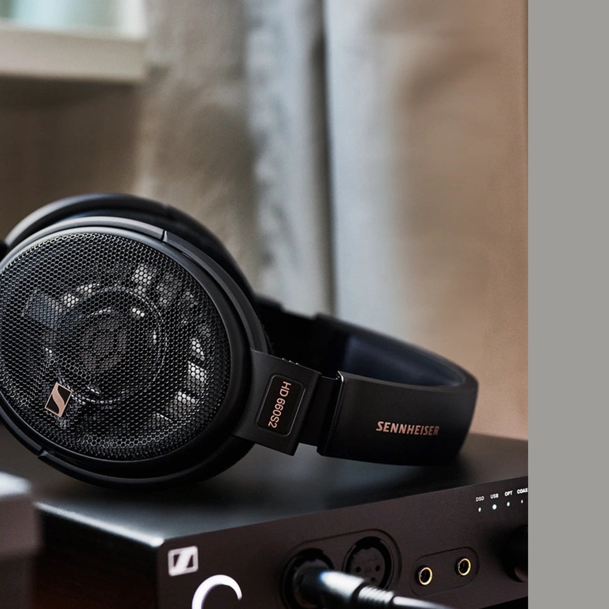 Sennheiser HD 660S2 Over-Ear-Kopfhörer Lifestyle mit Kopfhörerverstärker