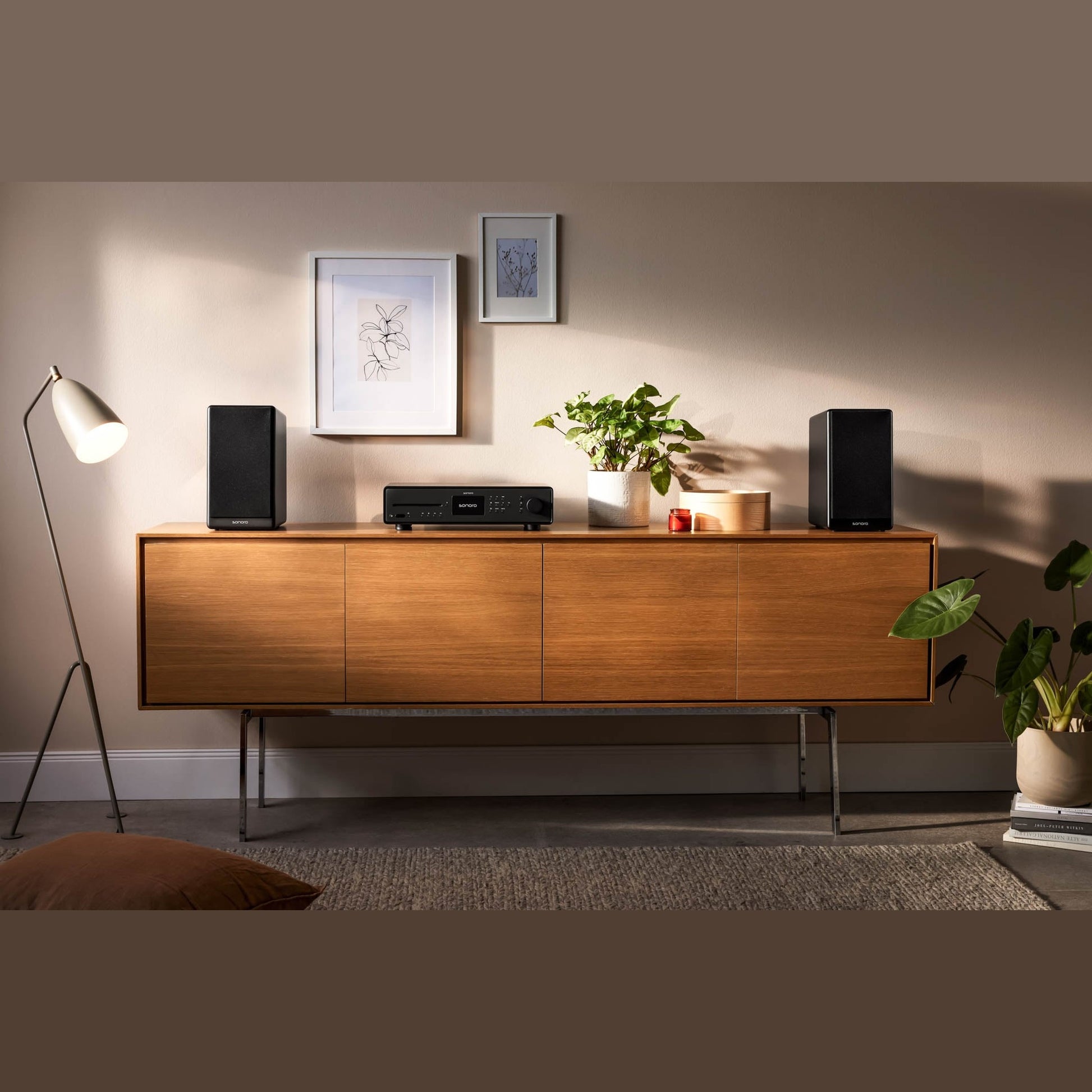 Sonoro Maestro Quantum Stereo-Receiver Lifestyle im Wohnraum mit Lautsprechern, Schwarz matt
