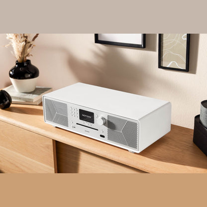 Sonoro Meisterstück Gen.2 All-in-One Lifestyle auf Eichensideboard, Weiss matt
