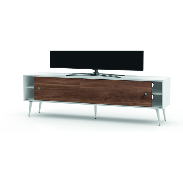 Sonorous Retro 180 Lowboard Weiss-Castello Walnuss Schrägansicht mit aufgestelltem Fernseher