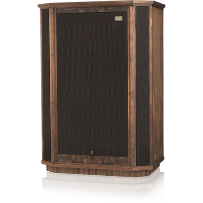 Tannoy Westminster Royal GR Standlautsprecher Schrägansicht mit montierter Frontbespannung und Nussbaum-Furnier