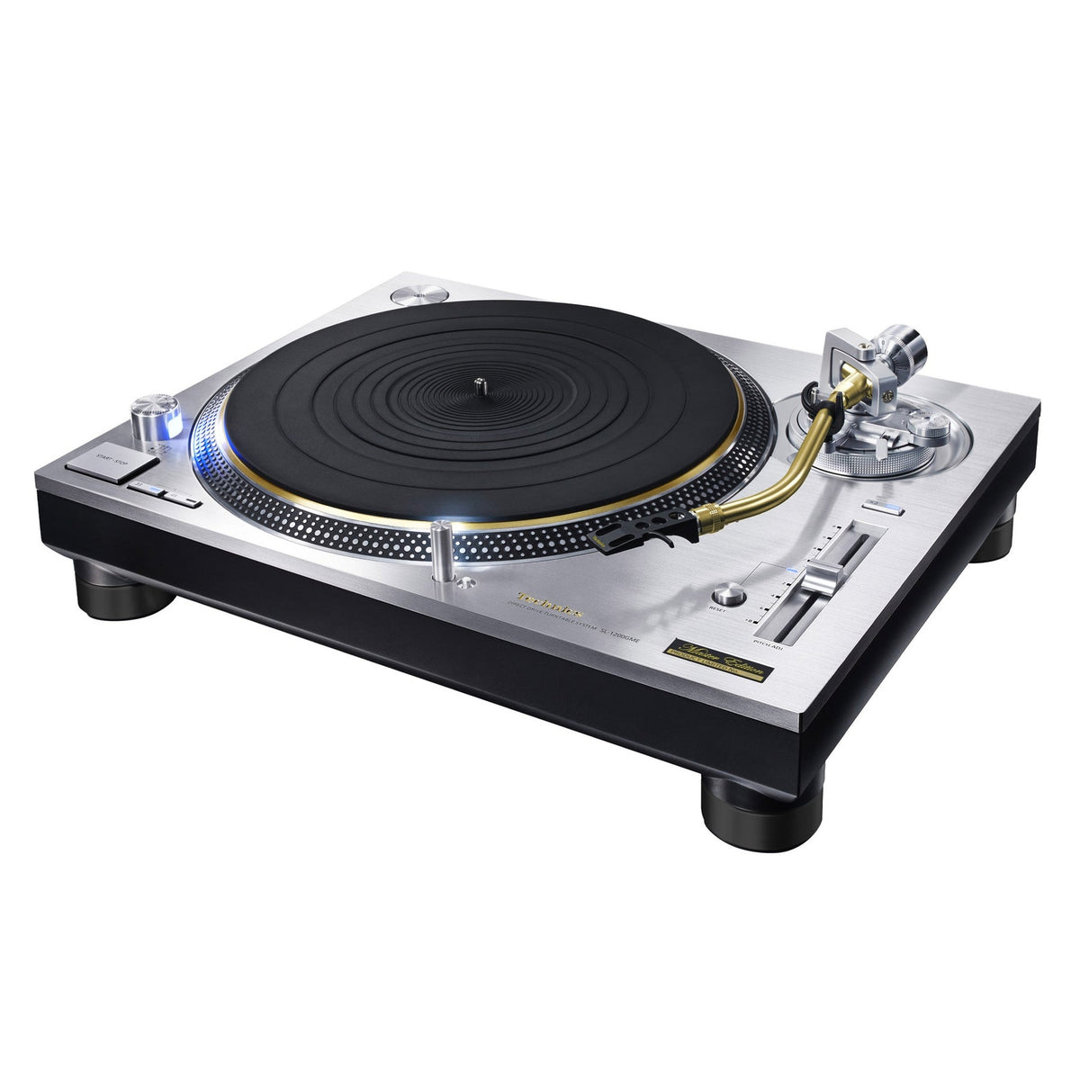 Technics SL-1200GME Master Edition Plattenspieler Schrägansicht mit aufgesetzter Staubschutzhaube