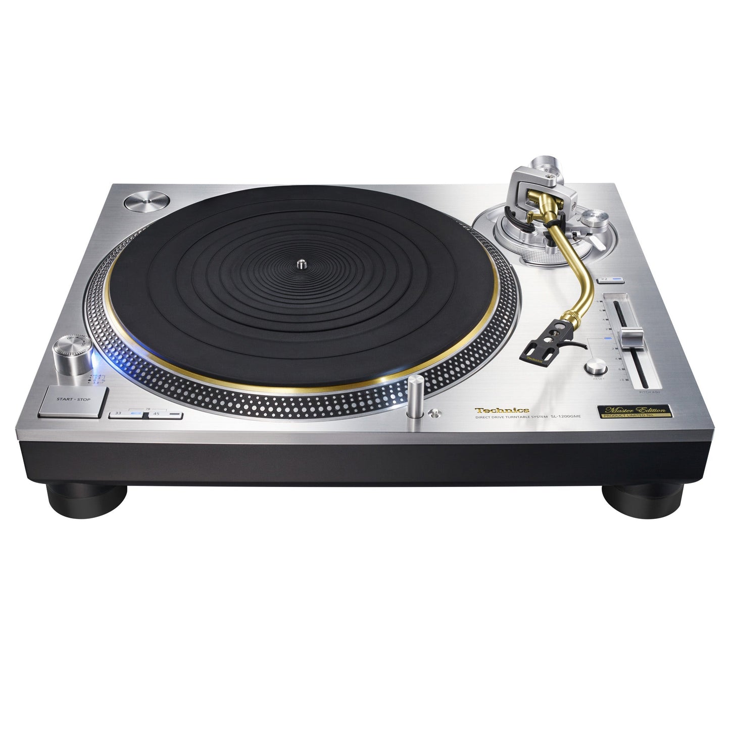 Technics SL-1200GME Master Edition Plattenspieler Schrägansicht, silbernes Gehäuse mit goldener Master-Plakette