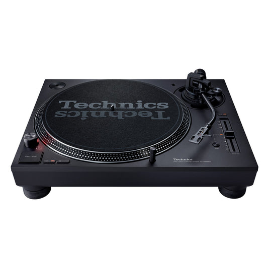 Technics SL-1210MK7 Plattenspieler Schwarz Schrägansicht mit Plattenteller, Tonarm und Pitch-Fader