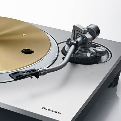Technics SL-1300G Plattenspieler Silber Detailansicht Tonarmbasis mit Kardanlager und Headshell