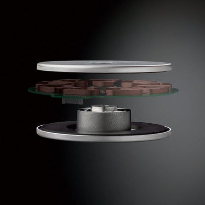 Technics SL-1300G Plattenspieler Silber Detailansicht Plattenteller-Schichtaufbau aus Aluminium, Messing und Gummi