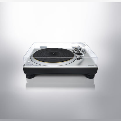 Technics SL-1300G Plattenspieler Silber Schrägansicht mit geschlossener Staubschutzhaube