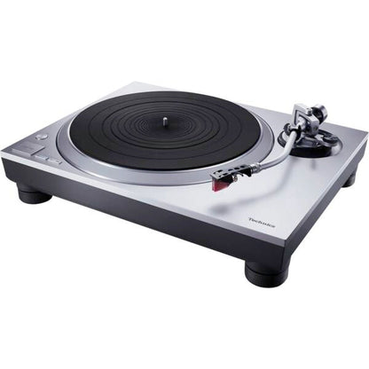 Technics SL-1500C Silber + SC-CX700 Schwarz HiFi-Set Schrägansicht des Plattenspielers mit silberner Deckplatte