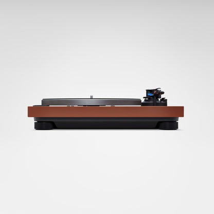 Technics SL-40CBT Plattenspieler Terracotta Frontansicht auf Augenhöhe, flaches Chassis mit Tonabnehmer