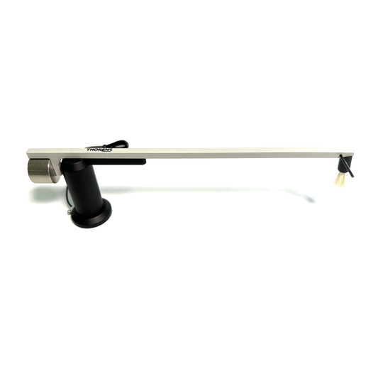 Thorens CA-800 Plattenbesen Seitenansicht mit Aluminiumarm, Standfuss und Ziegenhaar-Pinsel