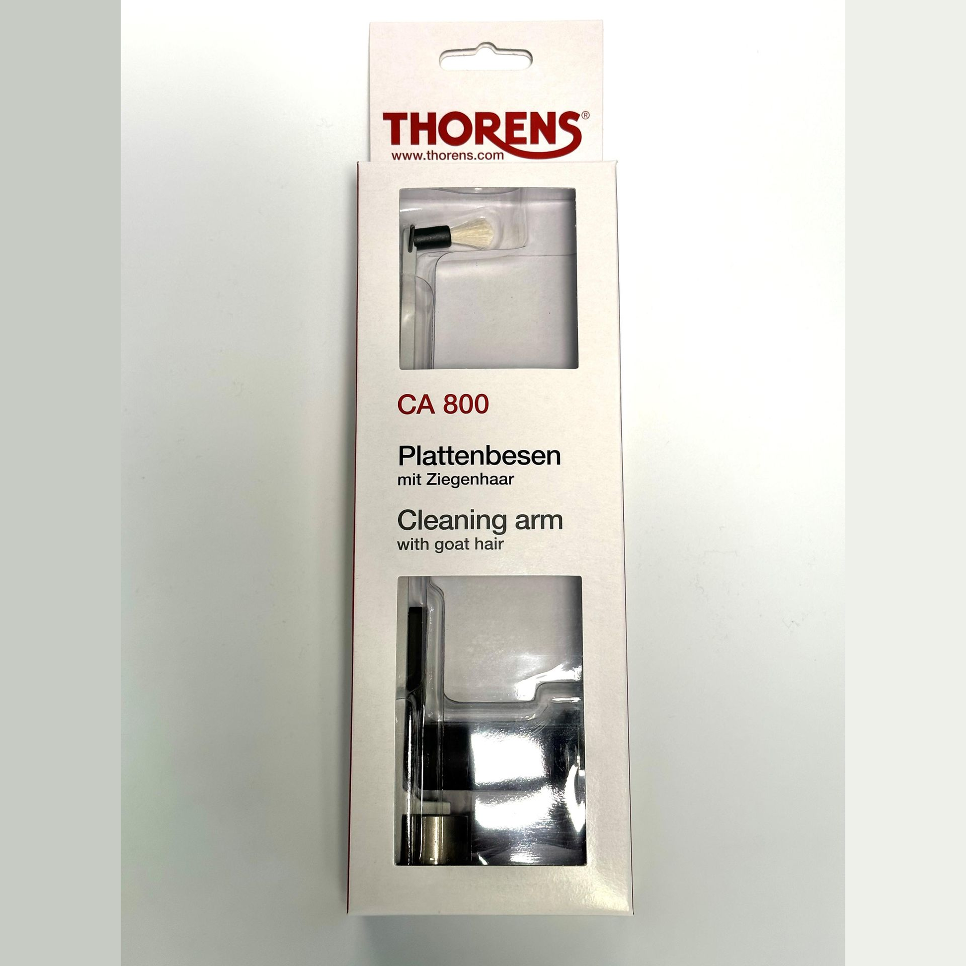 Thorens CA-800 Plattenbesen Verpackung Vorderseite mit Sichtfenstern auf Pinsel und Standfuss