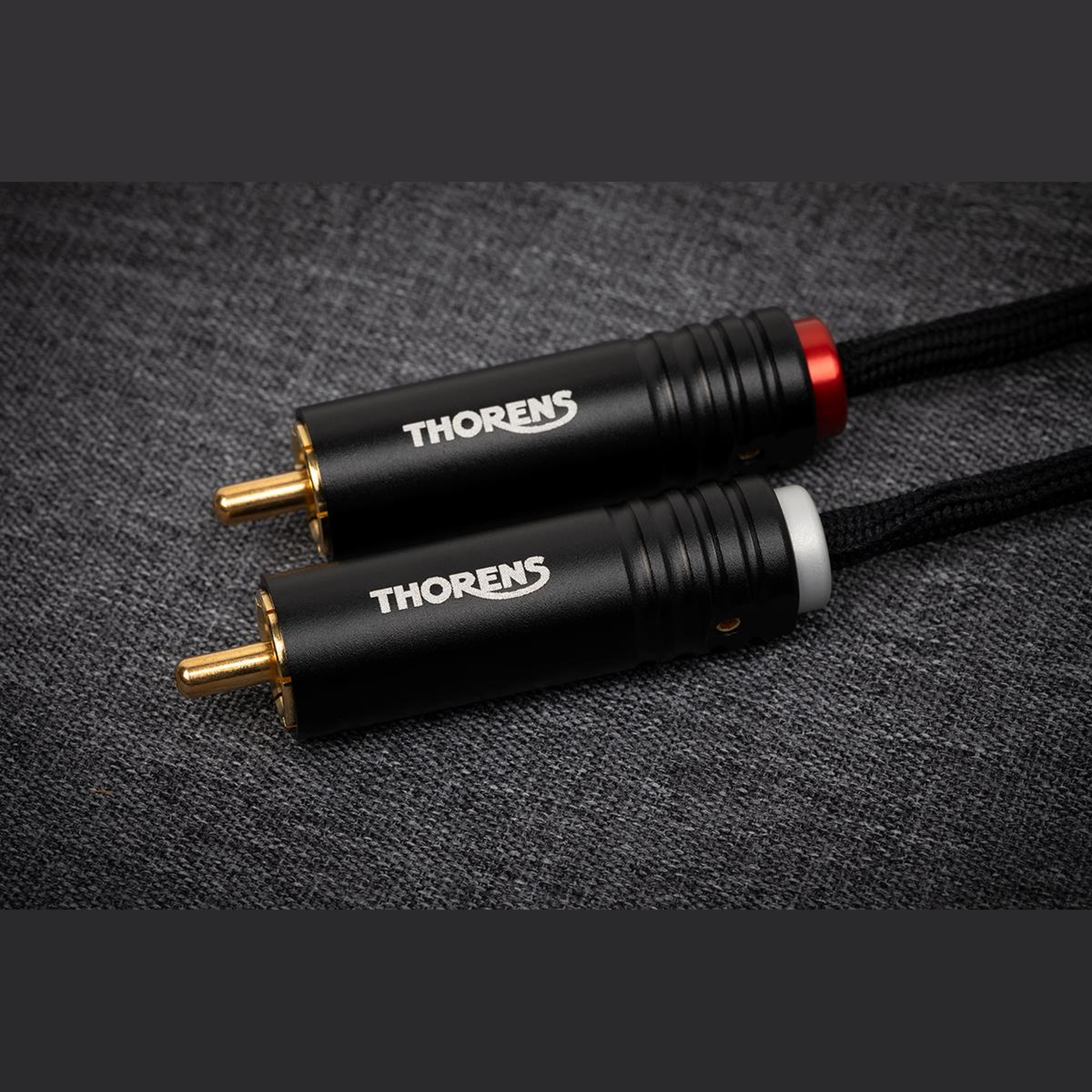Thorens PhonoConnect PHS 150 Phonokabel Silber Detailansicht 2 vergoldete Cinch-Stecker