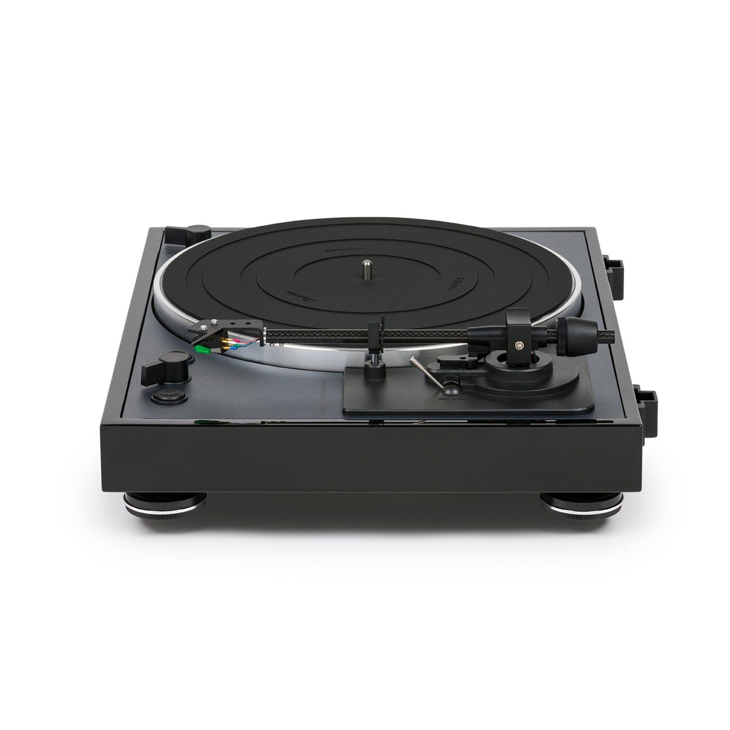 Thorens TD 102 A Plattenspieler Schwarz Hochglanz Frontansicht von rechts mit Tonarm und Tonabnehmer