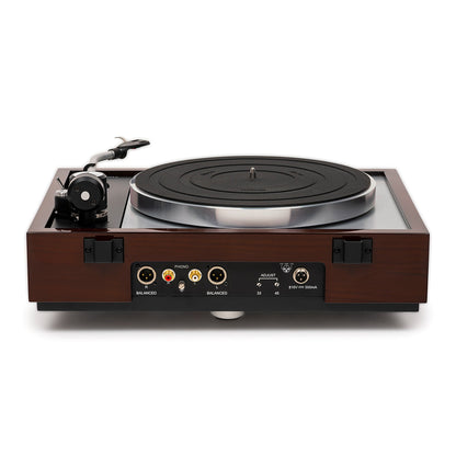 Thorens TD 1600 (TP 160) Plattenspieler Walnuss Rückansicht mit XLR- und Cinch-Anschlüssen