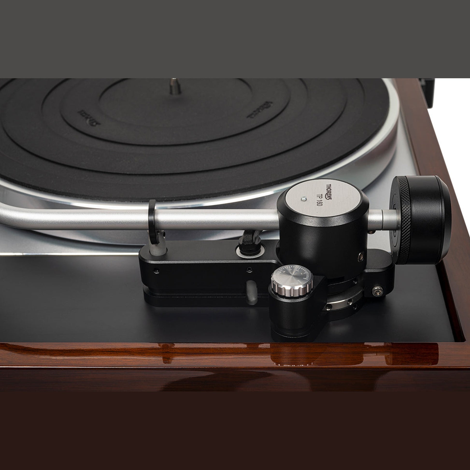 Thorens TD 1601 (TP 92) + AT-33EV MC Plattenspieler Walnuss Detailansicht Tonarmlager mit Antiskating