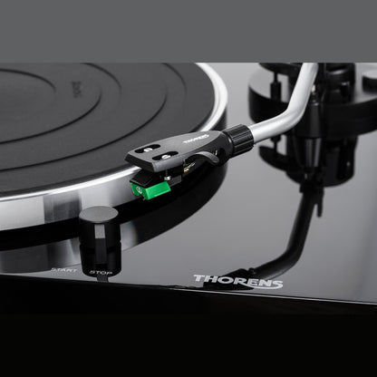Thorens TD 204 Plattenspieler Schwarz Hochglanz Detailansicht 2 Headshell mit Tonabnehmer und Start-Stop-Taste