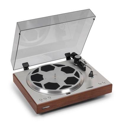 Thorens TD 404 DD Plattenspieler Eiche Matt Frontansicht schräg von links mit geöffneter Staubschutzhaube