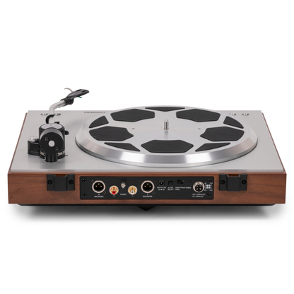 Thorens TD 404 DD Plattenspieler Eiche Matt Rückansicht mit XLR- und Cinch-Ausgängen und DC-Eingang
