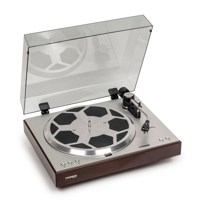 Thorens TD 404 DD Plattenspieler Nussbaum Hochglanz Frontansicht schräg von links mit geöffneter Staubschutzhaube