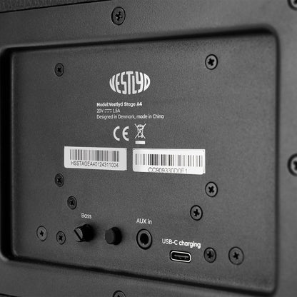 Vestlyd Stage A4 Bluetooth-Lautsprecher Schwarz Anschlussfeld mit USB-C Ladebuchse, AUX-Eingang und Bass-Regler