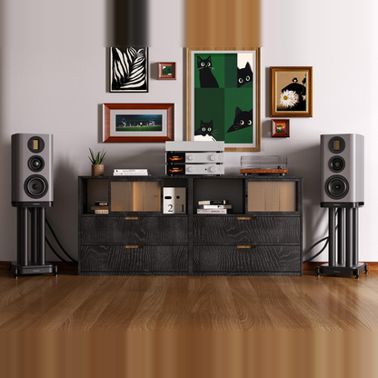Wharfedale EVO 5.2 Regallautsprecher Lunar Grey matt Lifestyle im Wohnraum vor Bilderwand