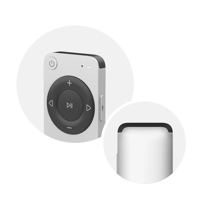WiiM Voice Remote 2 Sprachfernbedienung Detailansicht 4 schräg mit Vergrösserung der Gehäusekante