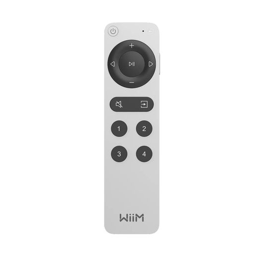 WiiM Voice Remote 2 Sprachfernbedienung Frontansicht mit Steuerkreuz und vier Preset-Tasten