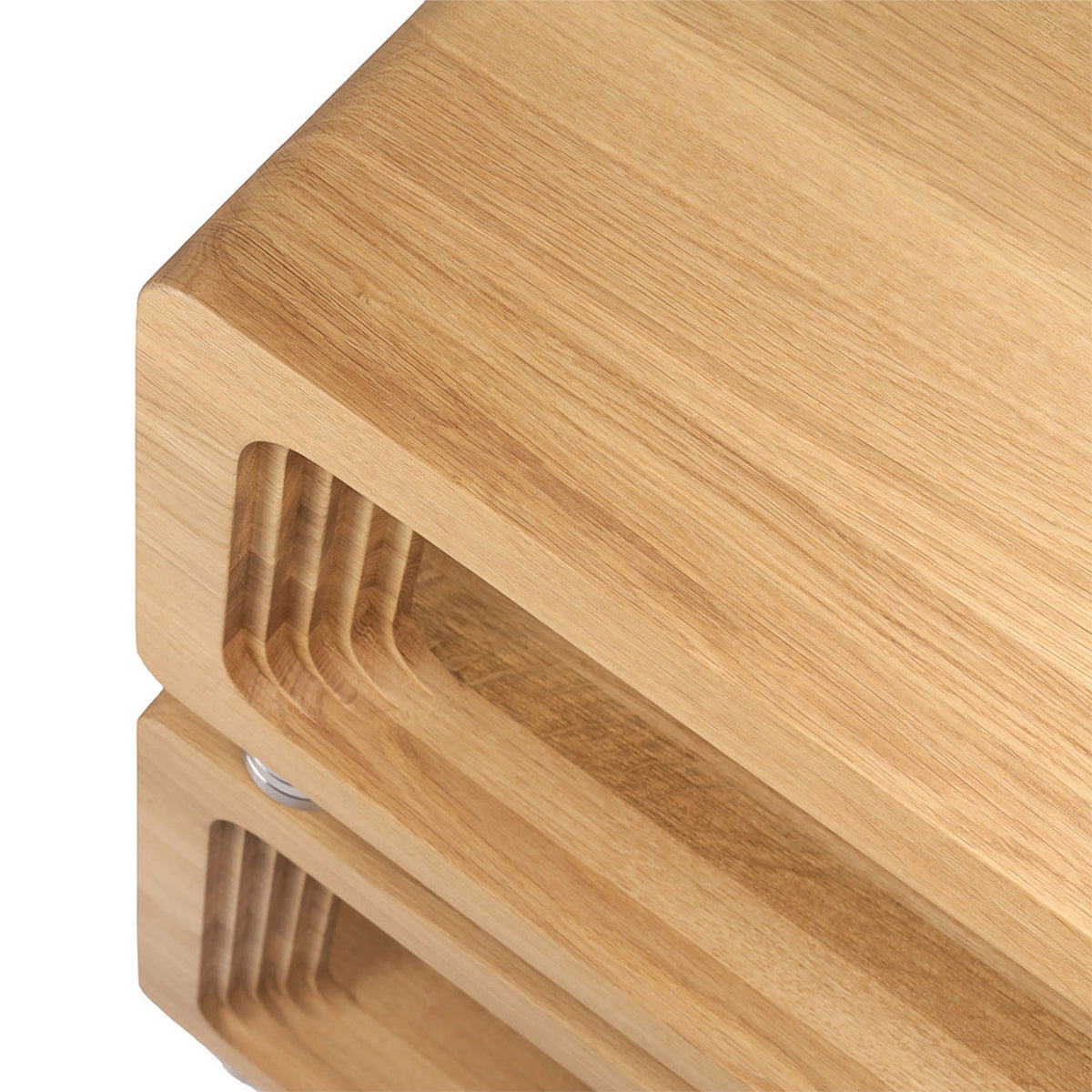 Woodbang Qlimax Extatic HiFi-Rack Eiche Detailansicht Riffelung der Eckleisten
