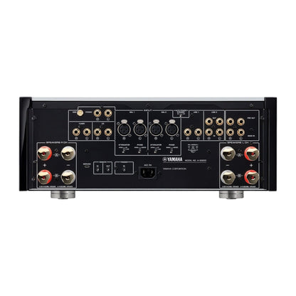 Yamaha A-S3200 High-End-Vollverstärker Rückansicht mit Lautsprecherterminals und XLR-Eingängen