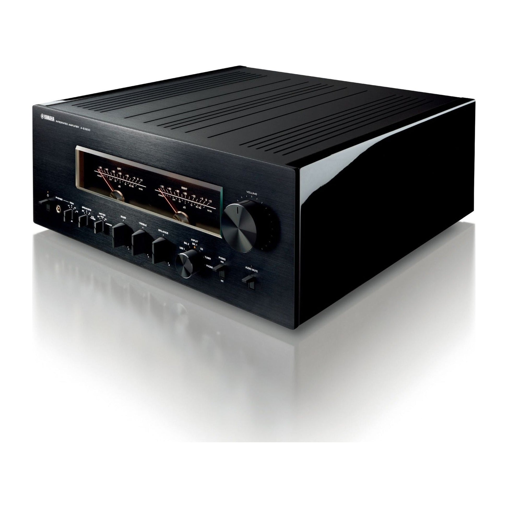 Yamaha A-S3200 High-End-Vollverstärker Schwarz Schrägansicht mit Klavierlack-Seitenteilen