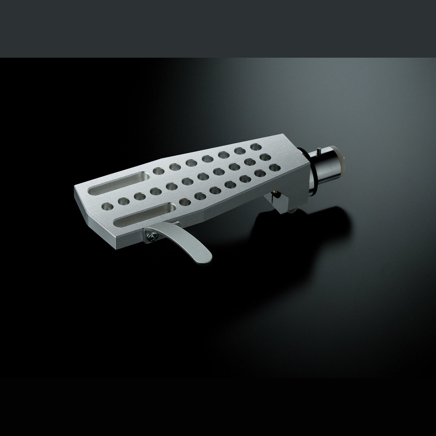 Yamaha GT-5000 High-End-Plattenspieler Detailansicht Headshell aus Aluminium mit Tonabnehmeraufnahme