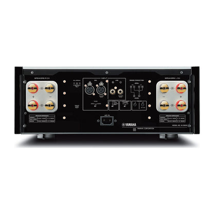 Yamaha M-5000 High-End-Endverstärker Silber Rückansicht mit XLR- und Cinch-Eingängen und Boxenklemmen