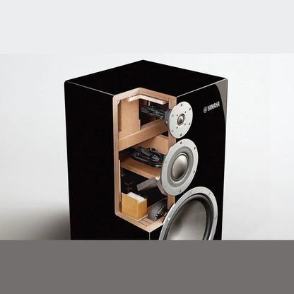 Yamaha NS-5000 Regallautsprecher Klavierlack Innenansicht mit Buchenholz-Versteifung und Chassis
