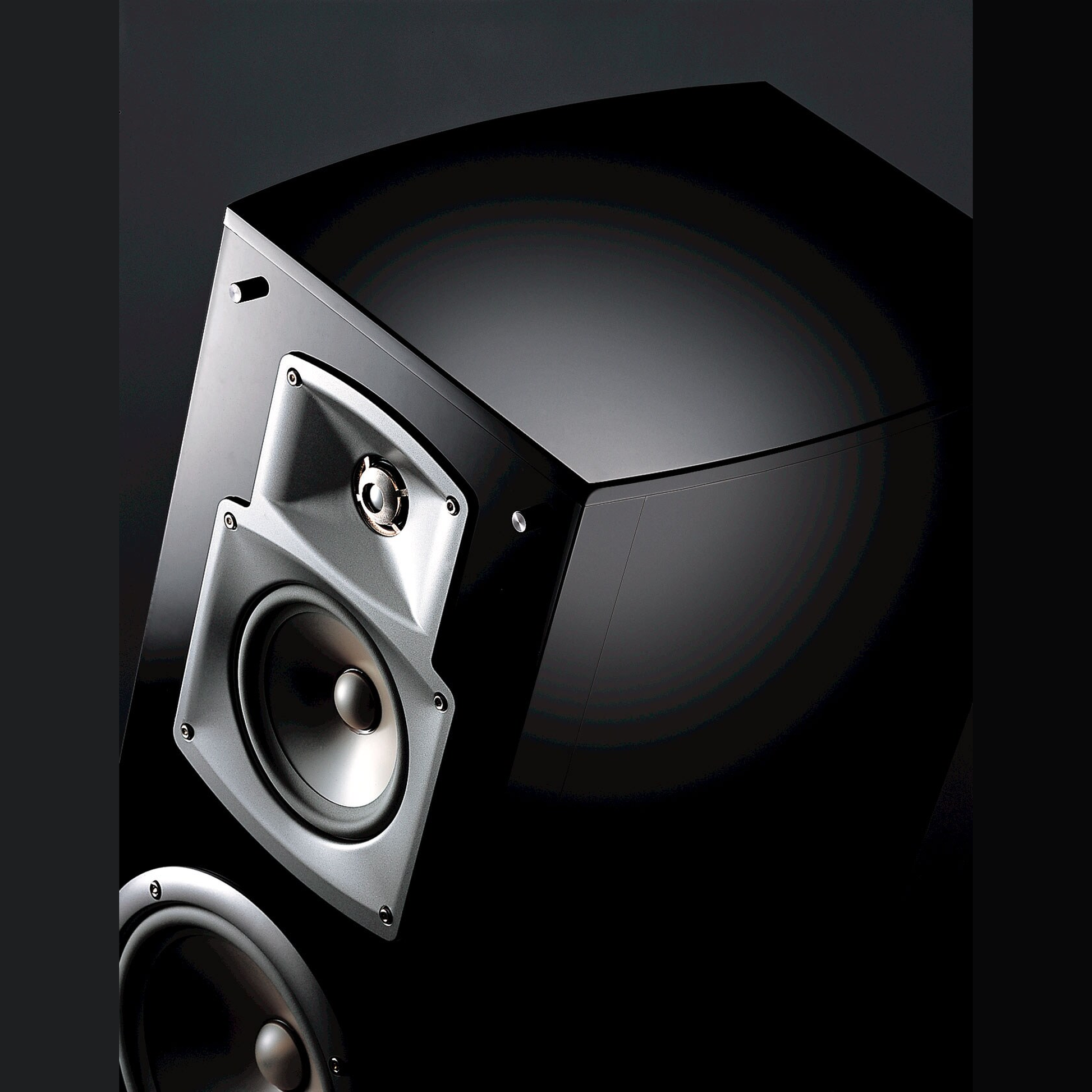 Yamaha NS-777 Standlautsprecher Klavierlack Detailansicht von Hornhochtöner und Tiefmitteltöner