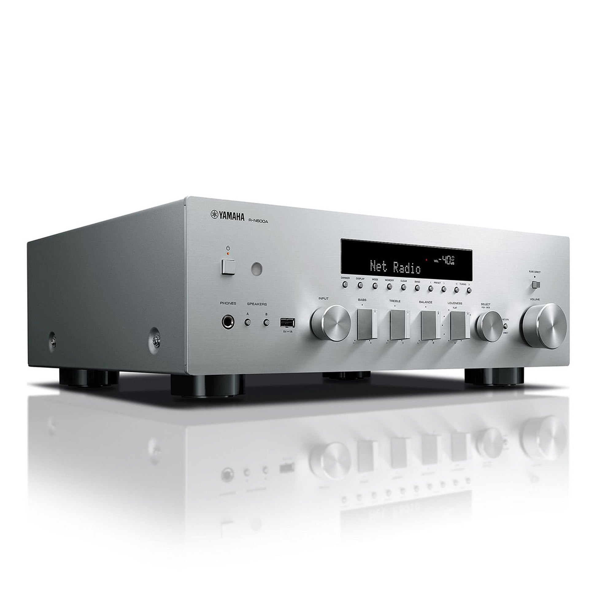 Yamaha R-N600A MusicCast Netzwerk-Receiver Silber Schrägansicht von vorne rechts mit silberner Frontblende