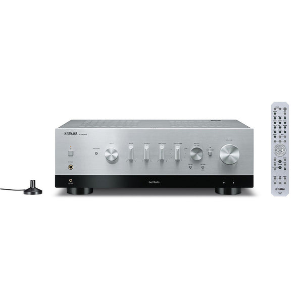 Yamaha R-N800A MusicCast Netzwerk-Receiver Silber Frontansicht mit Fernbedienung und DAB-Antenne