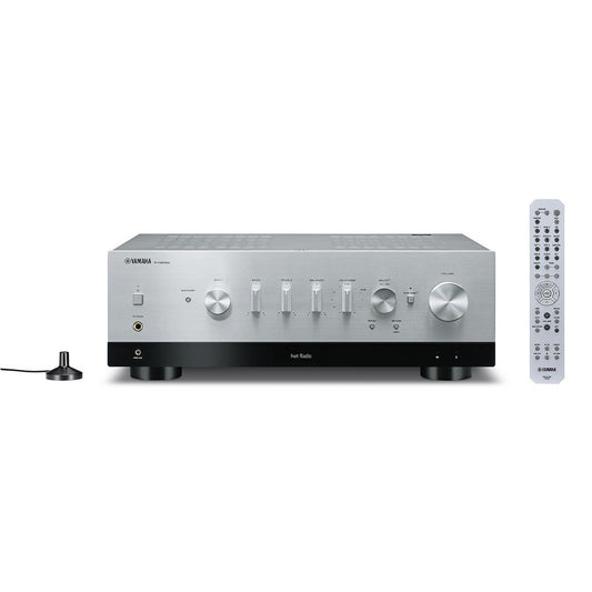 Yamaha R-N800A MusicCast Netzwerk-Receiver Silber Frontansicht mit Fernbedienung und DAB-Antenne