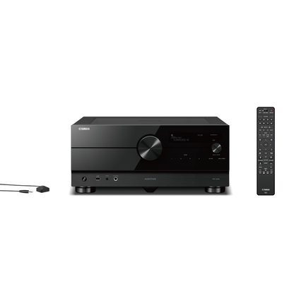 Yamaha RX-A8A AV-Receiver Schwarz Frontansicht mit Fernbedienung und Einmessmikrofon
