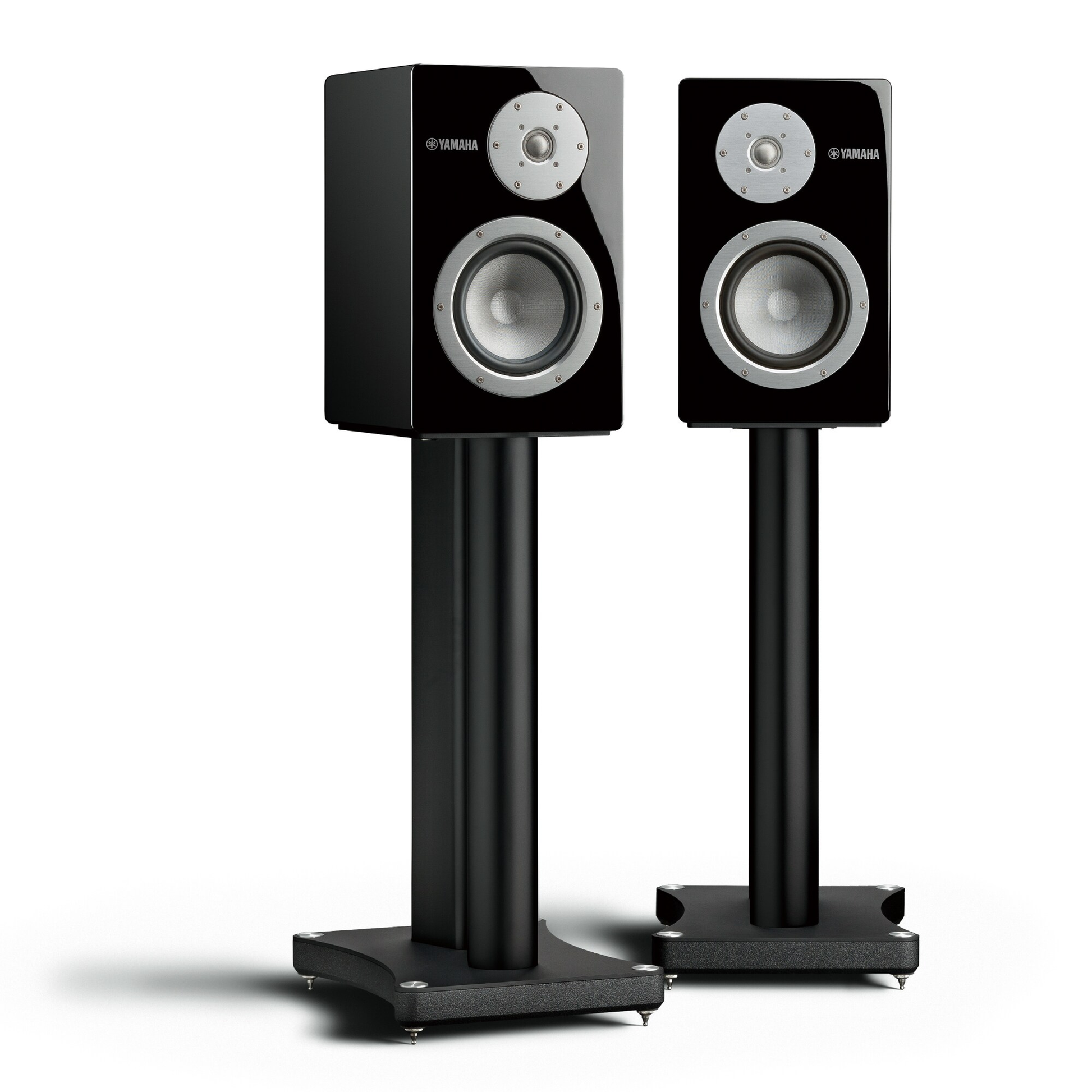 Yamaha SPS-3000 Lautsprecher-Ständer Paar Schrägansicht mit den Regallautsprechern NS-3000