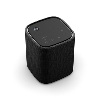 Yamaha True X Speaker 1A Rearspeaker WS-X1A Schwarz Schrägansicht des tragbaren Rearspeakers mit Bedienfeld