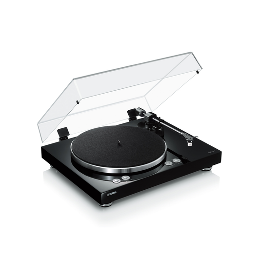Yamaha TT-N503 MusicCast-Plattenspieler Schwarz Schrägansicht mit geöffneter Staubschutzhaube