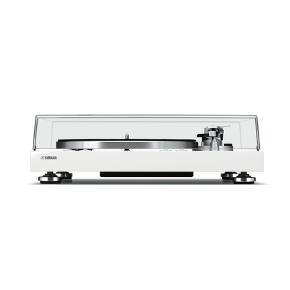 Yamaha TT-N503 MusicCast-Plattenspieler Weiss Frontansicht mit geschlossener Staubschutzhaube